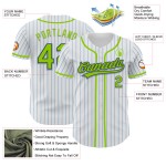 Maillot de baseball blanc clair, vert et noir, personnalisé, authentique, rayures bleues fluo Maillot de baseball blanc clair, vert et noir, personnalisé, authentique, rayures bleues fluo